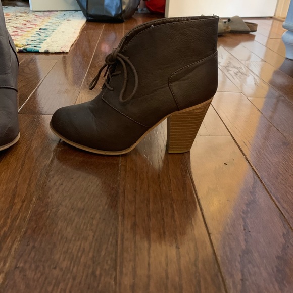 Brown booties - Picture 2 of 2